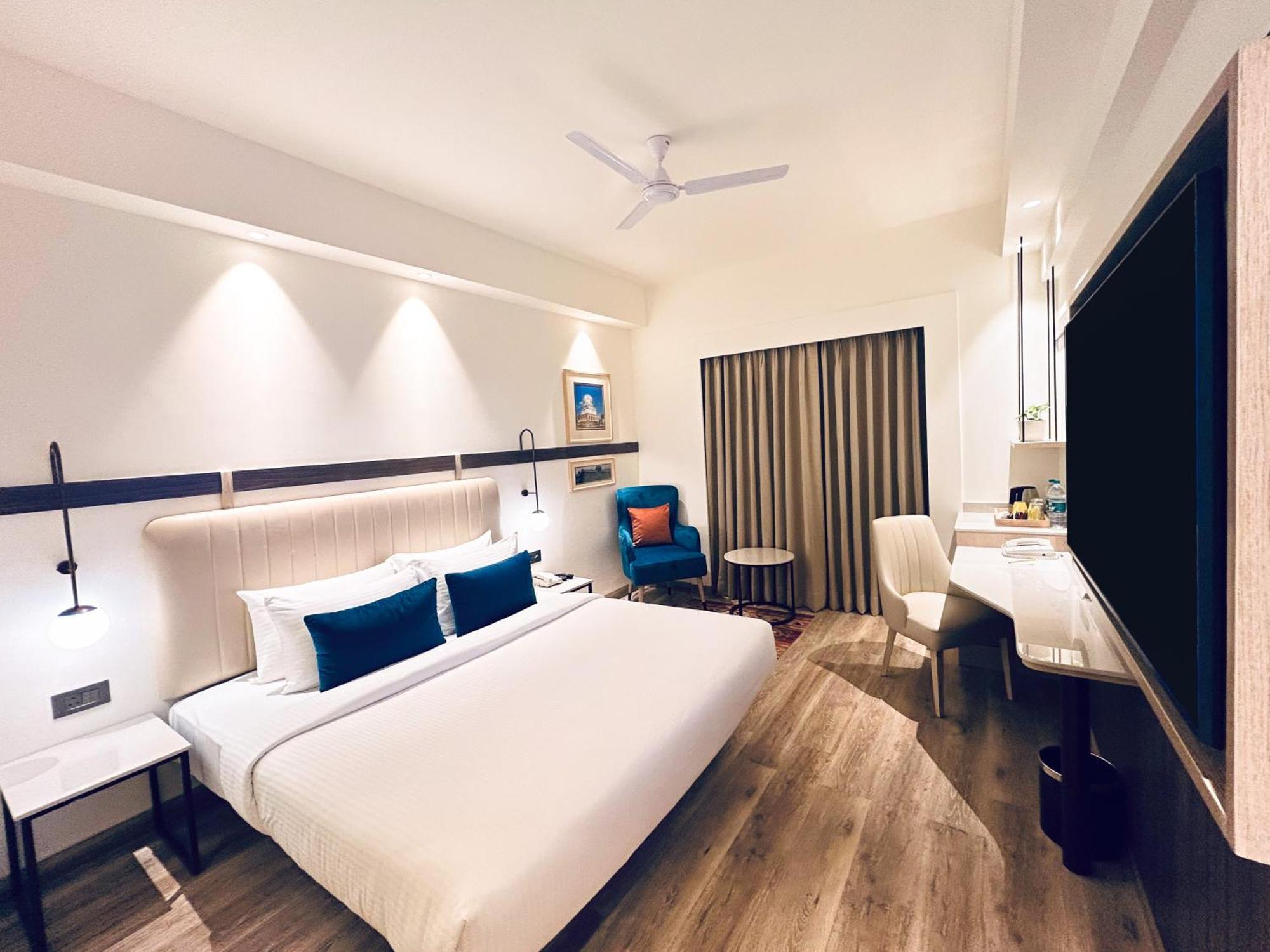 Lemon Tree Hotel, Gachibowli, Хайдарабад Экстерьер фото